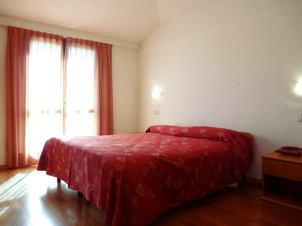 Hotel La Rosa تيجليو المظهر الخارجي الصورة