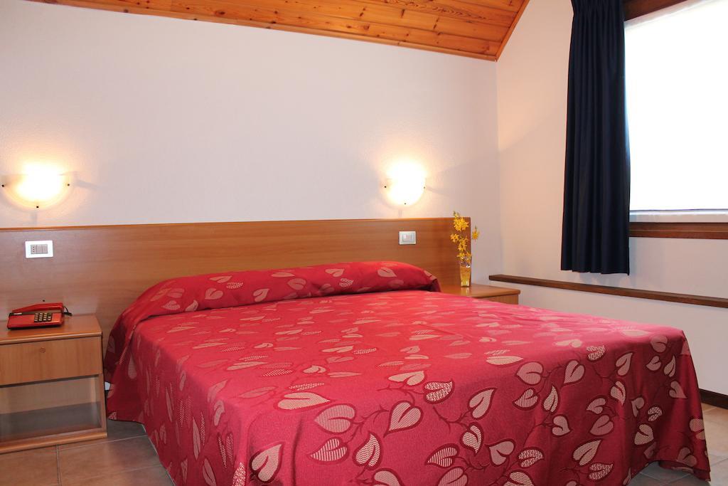 Hotel La Rosa تيجليو المظهر الخارجي الصورة