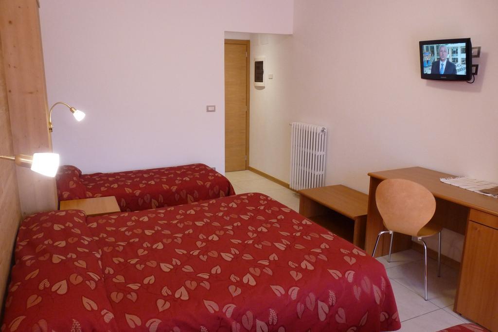 Hotel La Rosa تيجليو المظهر الخارجي الصورة